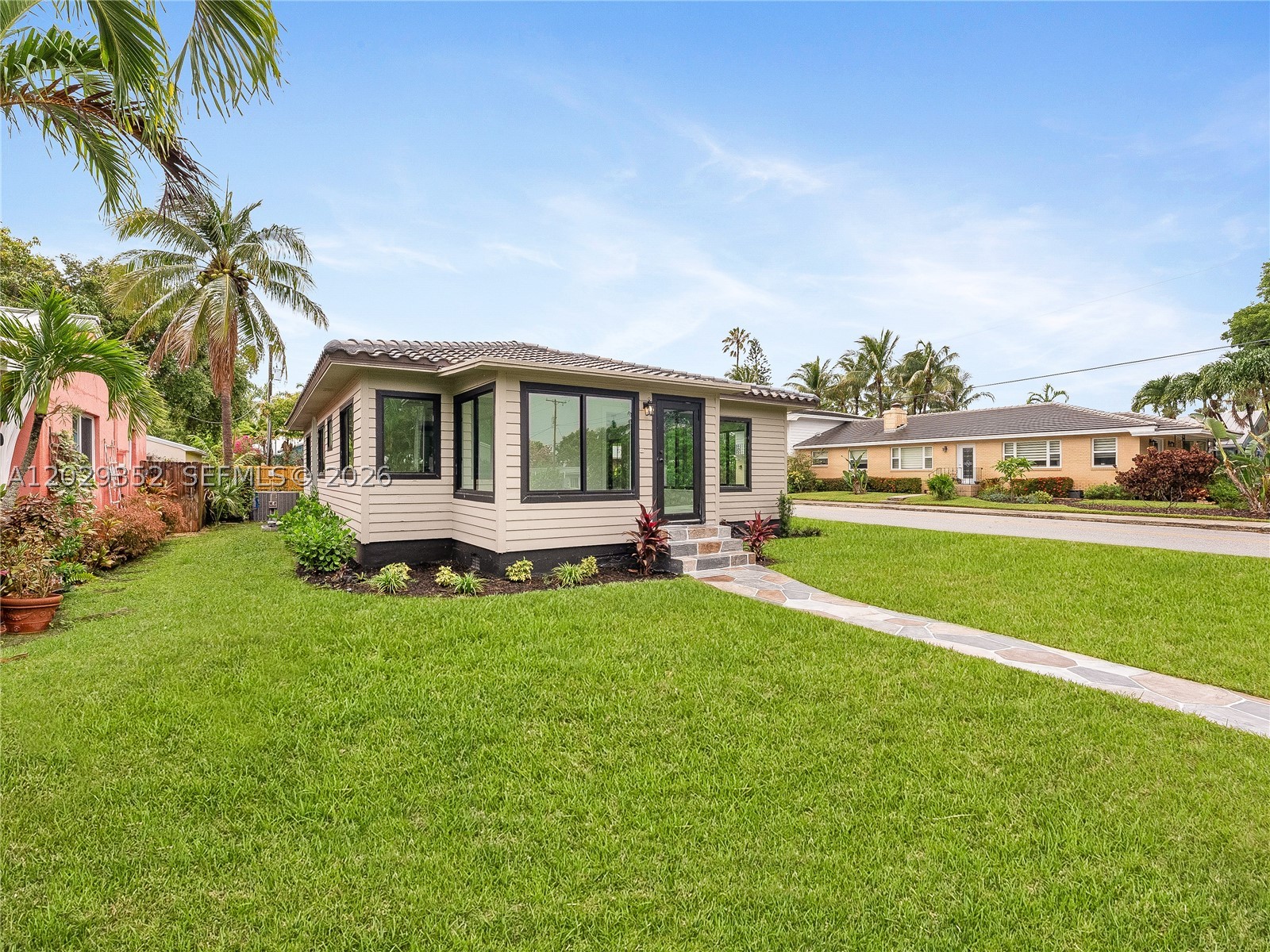 801 S Palmway, Lake Worth FL 33460