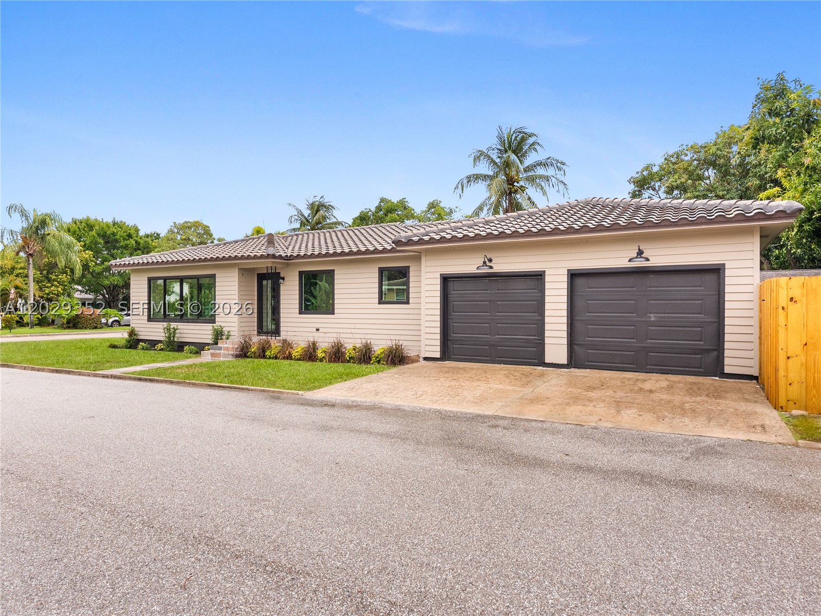 801 S Palmway, Lake Worth FL 33460