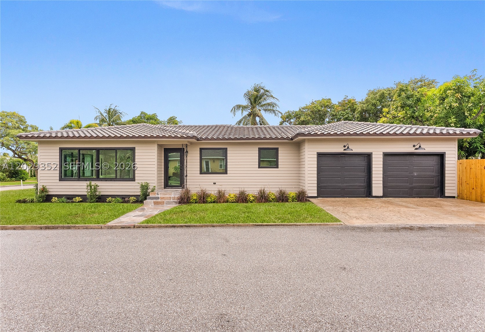 801 S Palmway, Lake Worth FL 33460