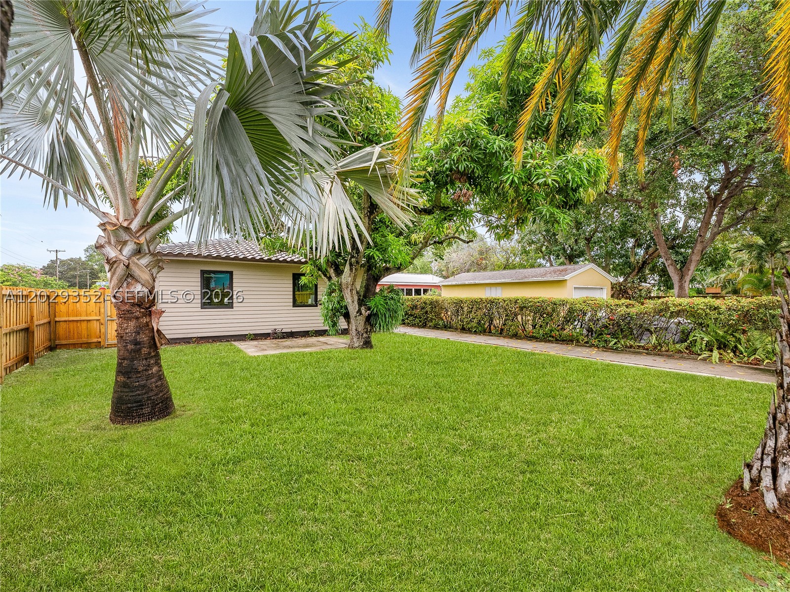 801 S Palmway, Lake Worth FL 33460