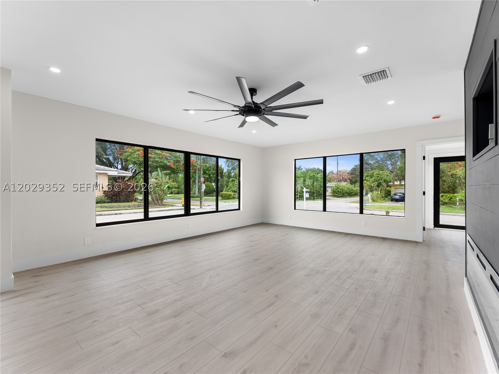 801 S Palmway, Lake Worth FL 33460