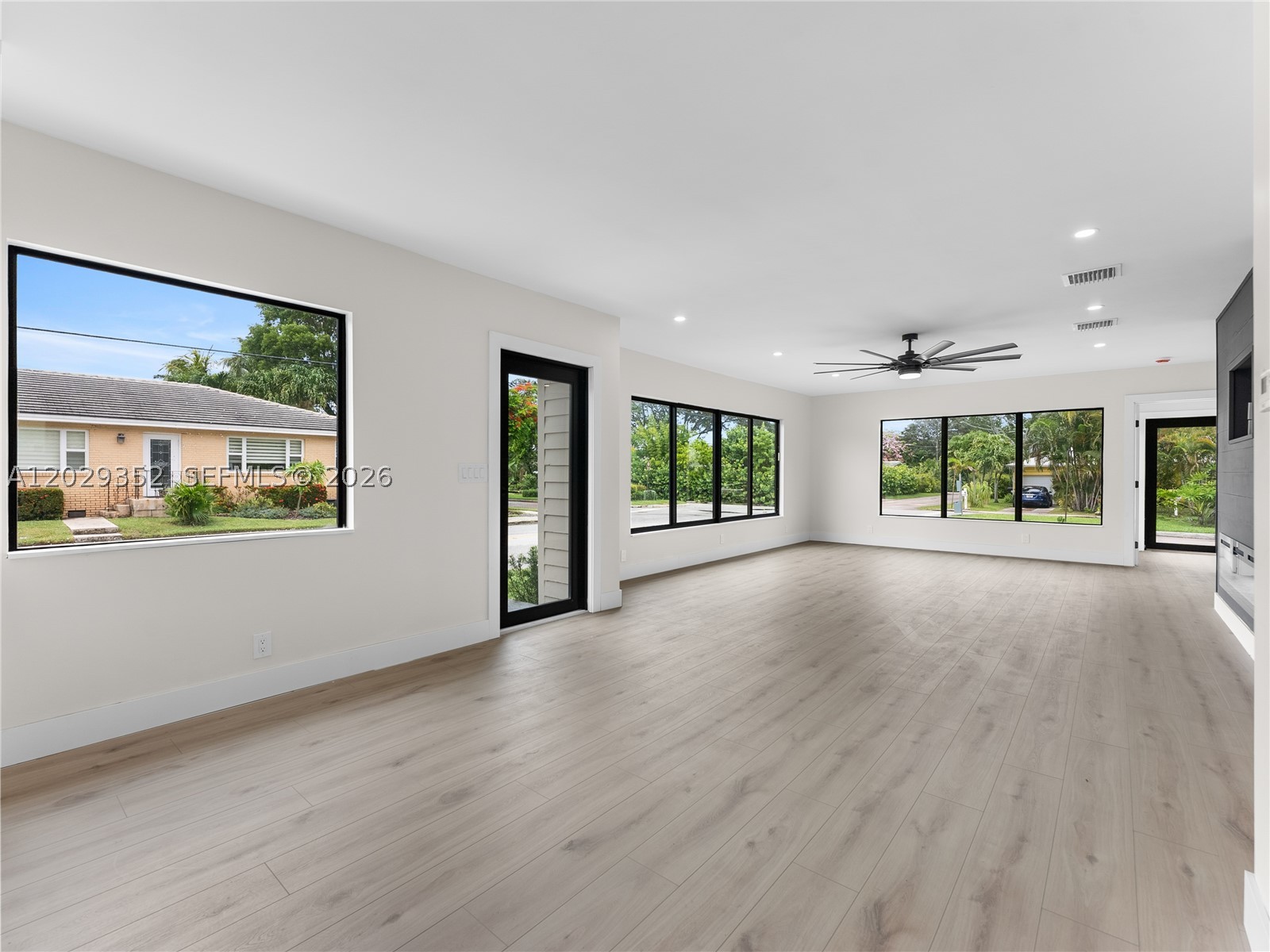 801 S Palmway, Lake Worth FL 33460