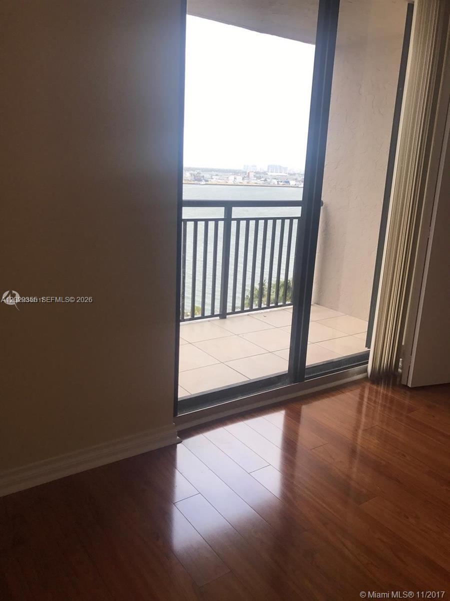 540 Brickell Key Dr #1122, Miami FL 33131