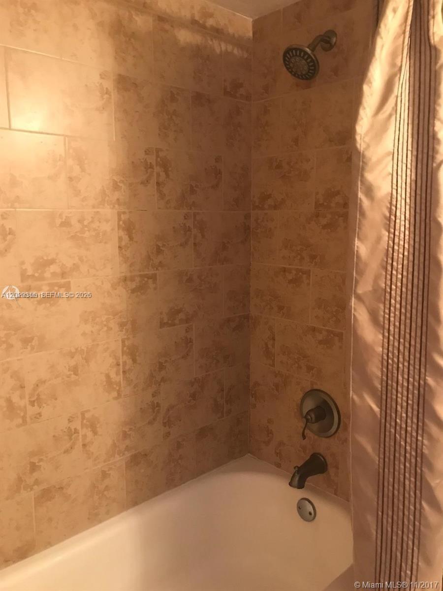540 Brickell Key Dr #1122, Miami FL 33131