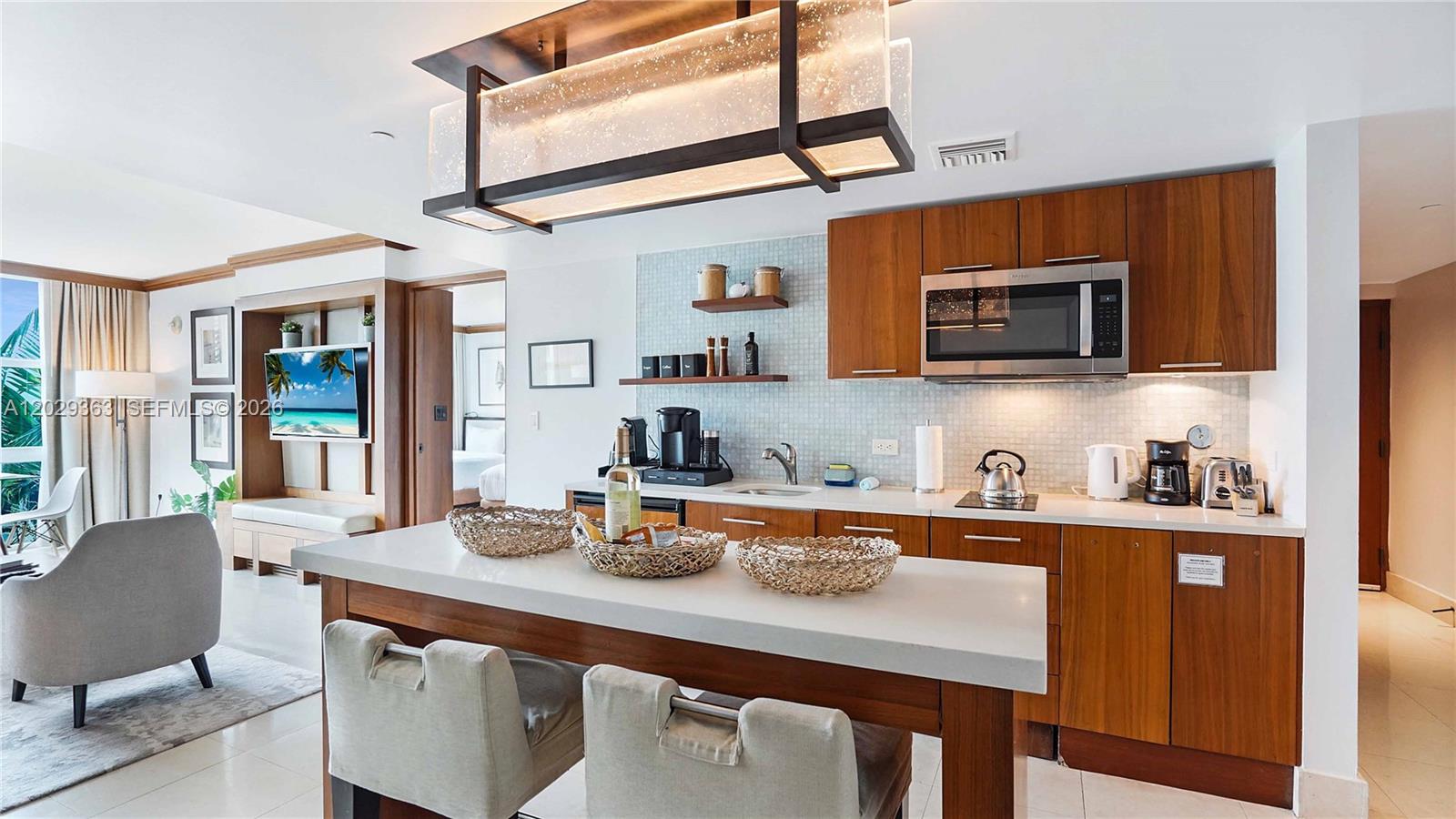 6801 Collins Ave #315, Miami Beach FL 33141