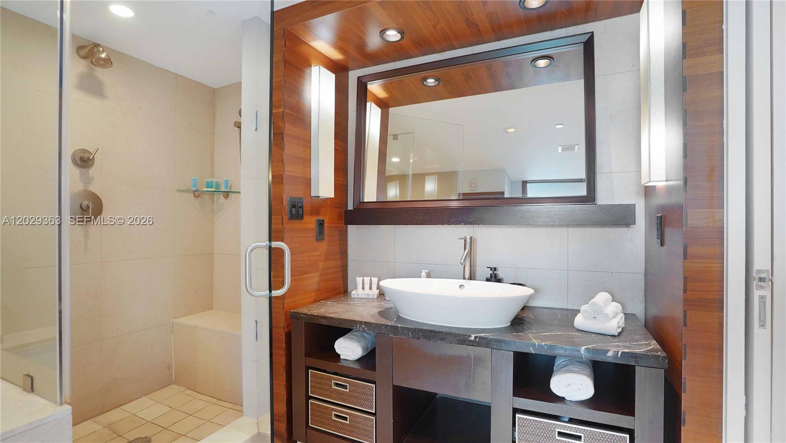 6801 Collins Ave #315, Miami Beach FL 33141