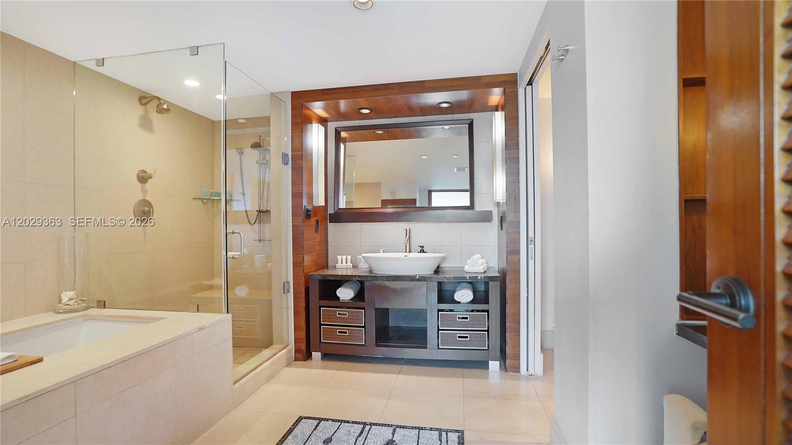 6801 Collins Ave #315, Miami Beach FL 33141