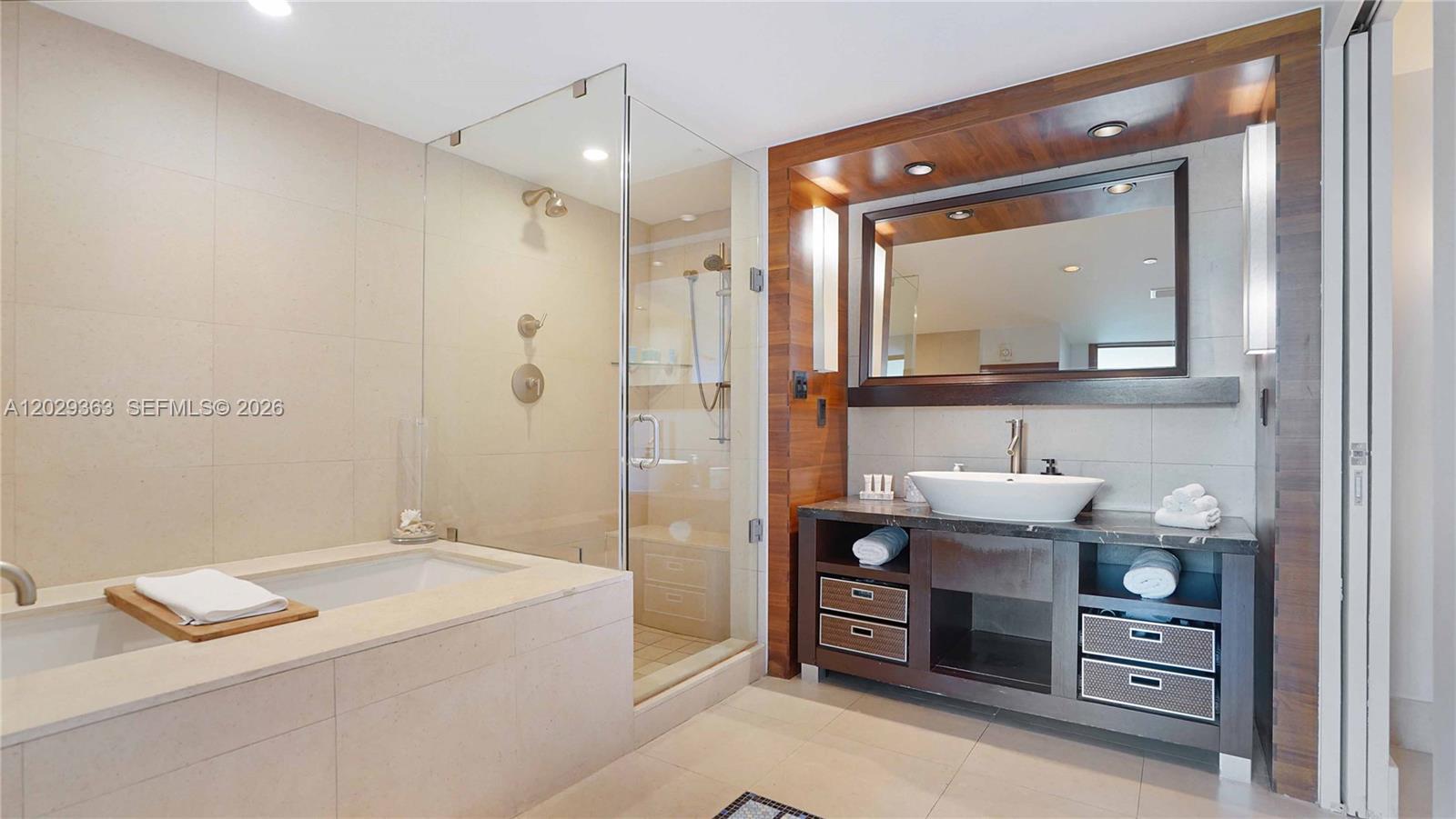 6801 Collins Ave #315, Miami Beach FL 33141