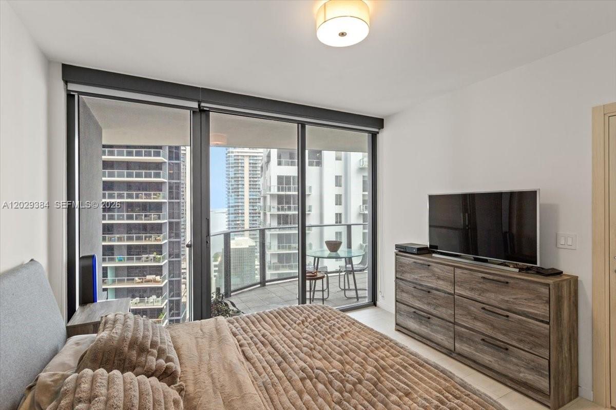 1000 Brickell Plz #3303, Miami FL 33131