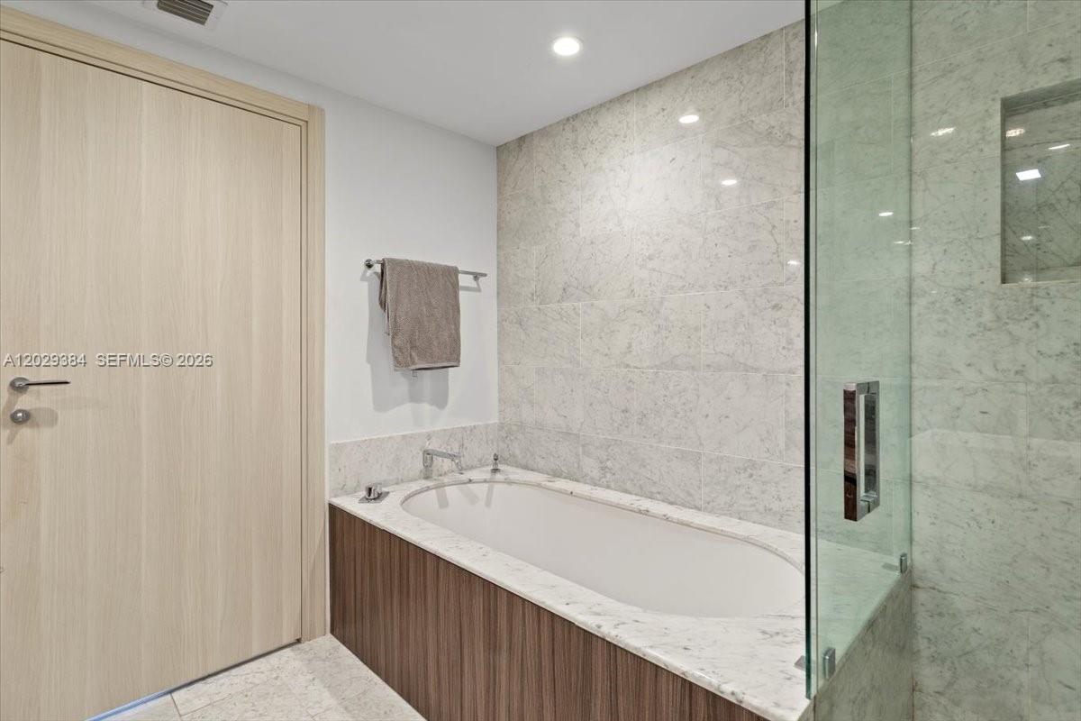 1000 Brickell Plz #3303, Miami FL 33131