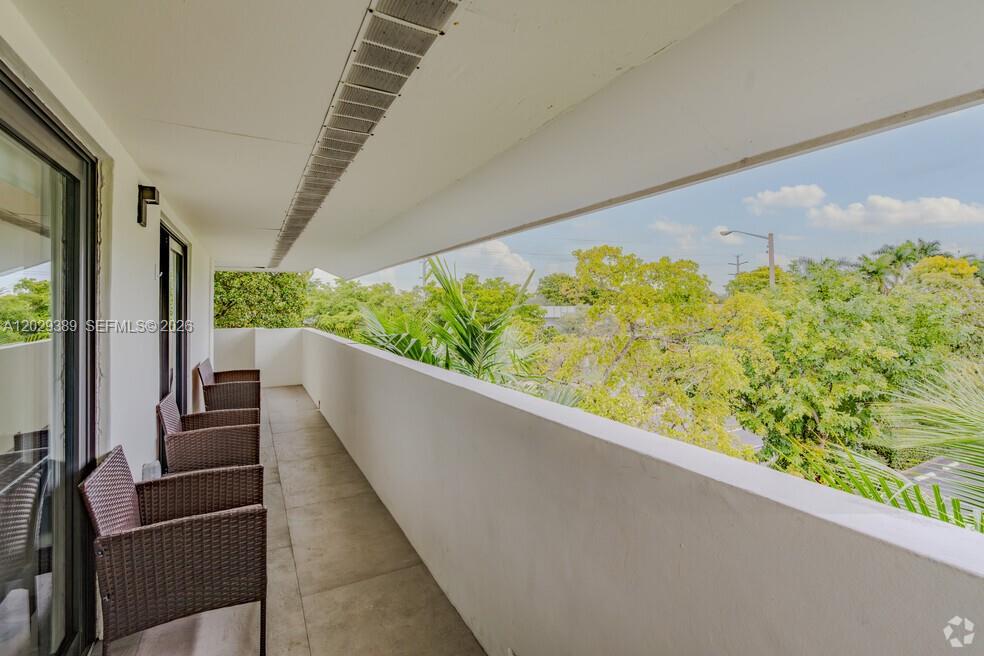 800 S Dixie Hwy 106 Hwy #106, Coral Gables FL 33146