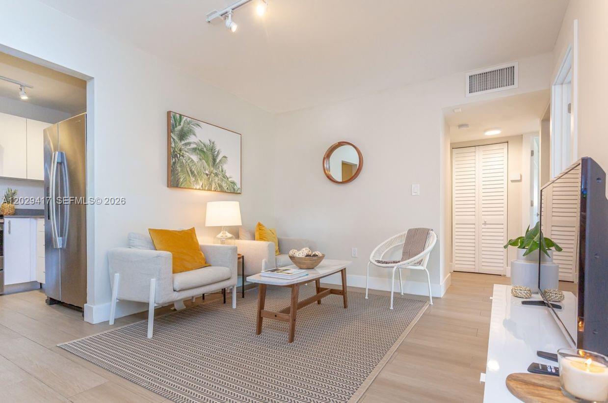 800 S Dixie Hwy 202 Hwy #202, Coral Gables FL 33146