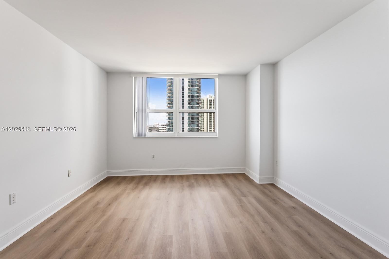 1155 Brickell Bay Dr #1609, Miami FL 33131