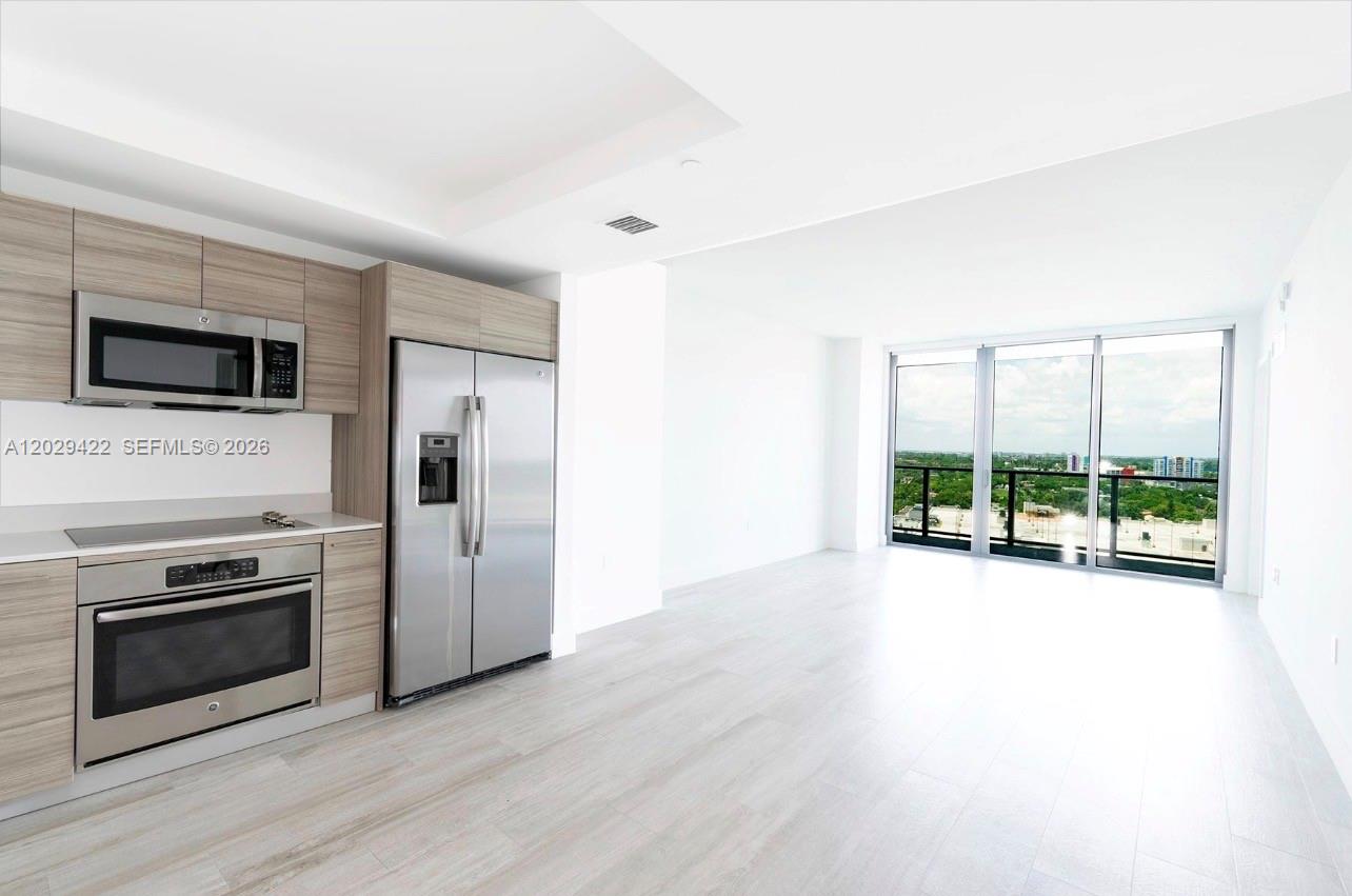 121 NE 34th St #1412, Miami FL 33137
