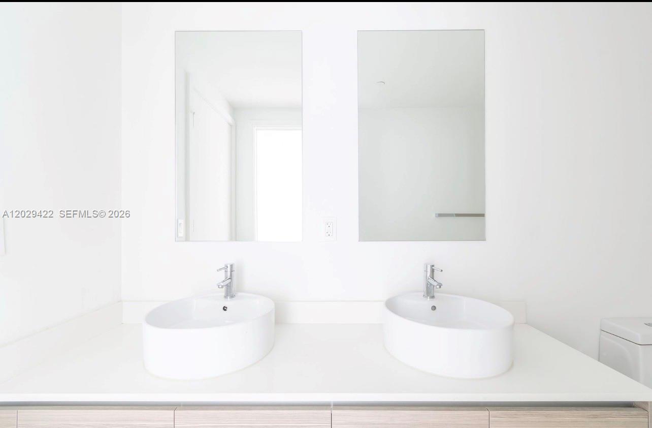 121 NE 34th St #1412, Miami FL 33137