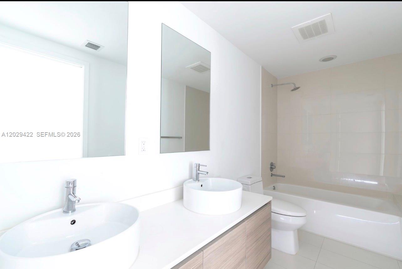 121 NE 34th St #1412, Miami FL 33137