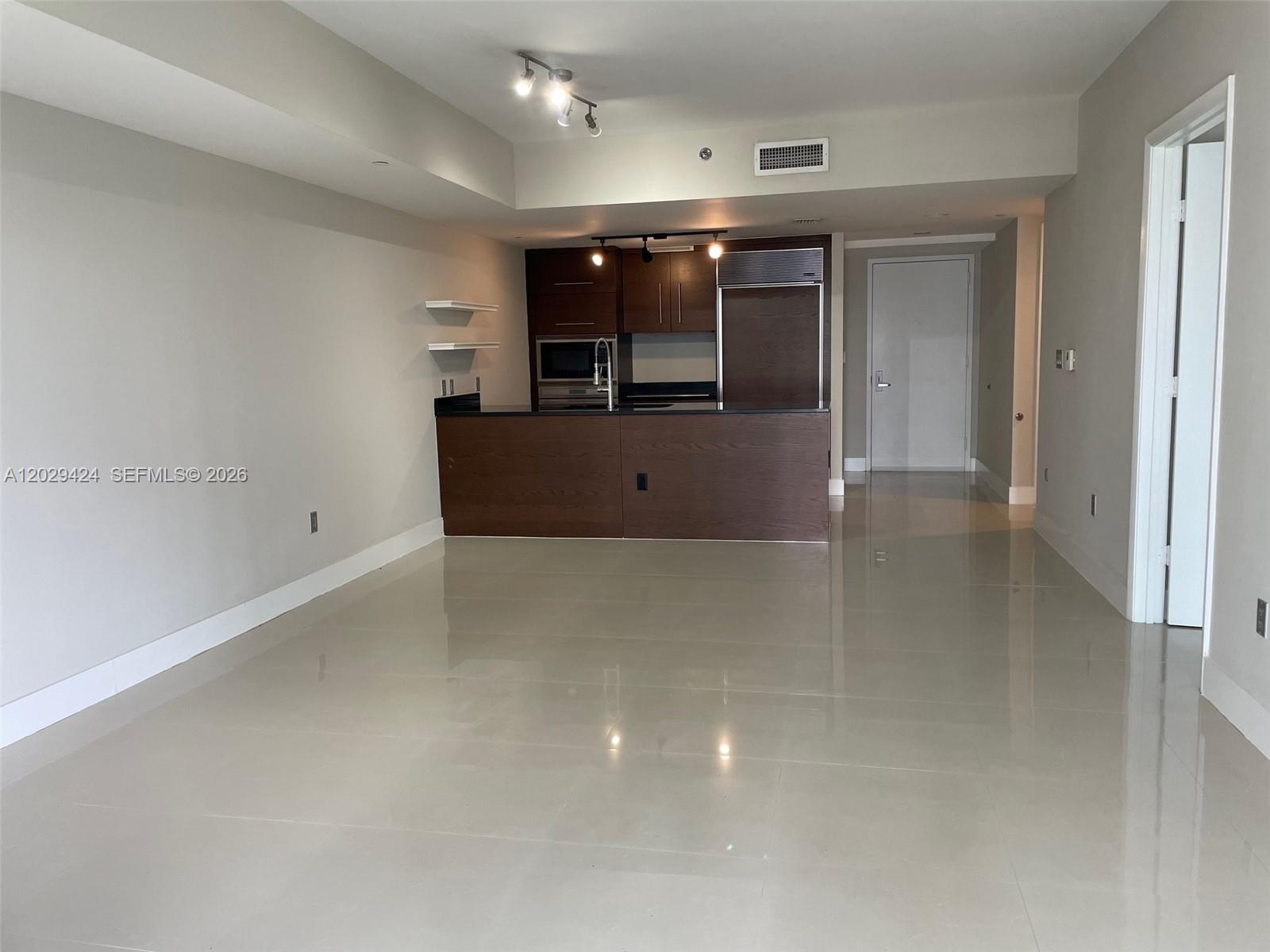 475 Brickell Ave #414, Miami FL 33131