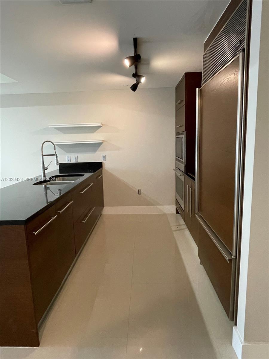 475 Brickell Ave #414, Miami FL 33131
