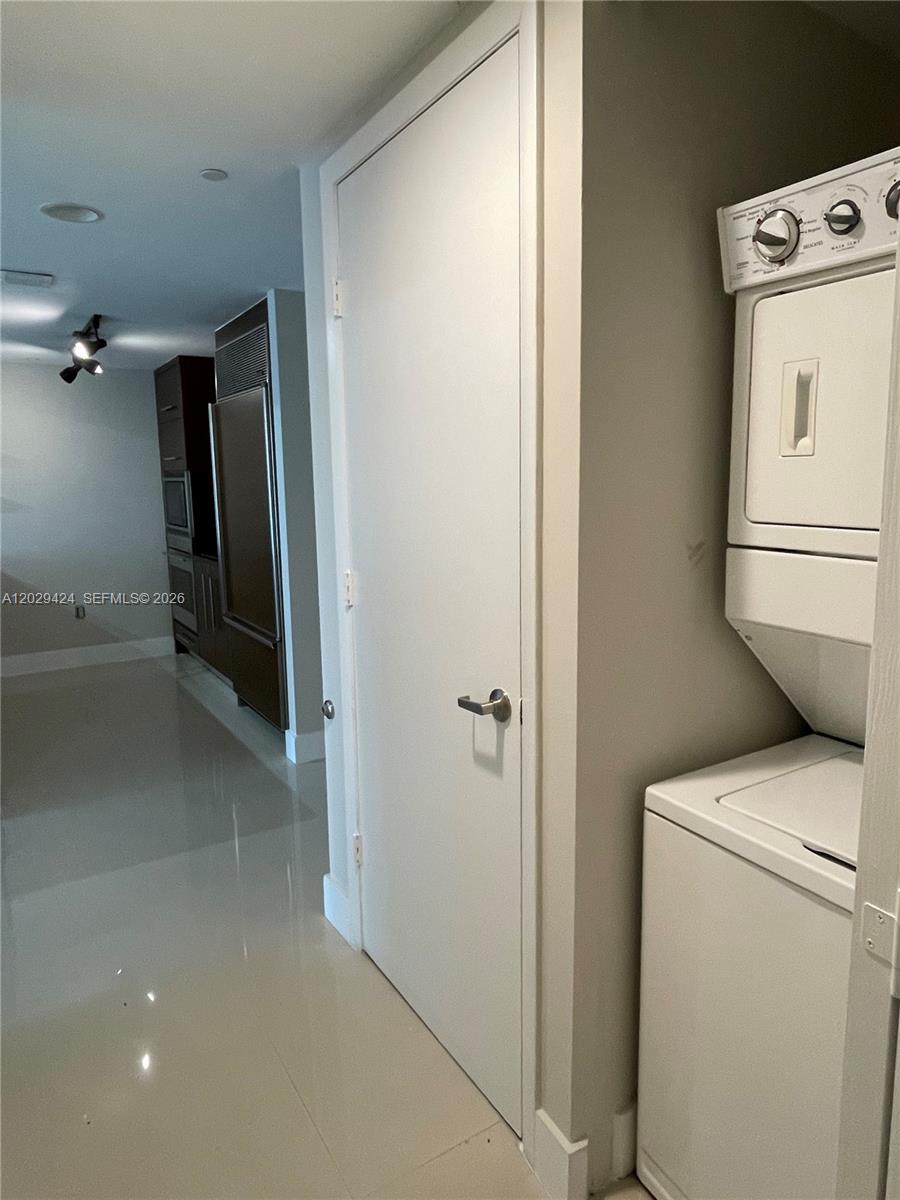 475 Brickell Ave #414, Miami FL 33131