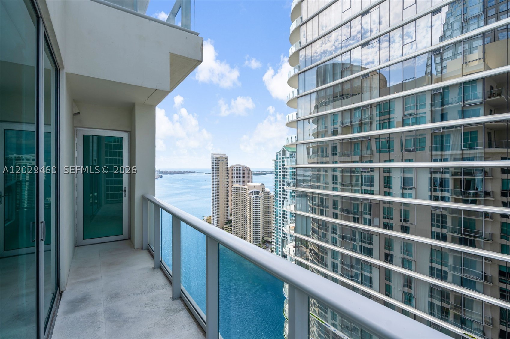 300 S Biscayne Blvd #T-3702, Miami FL 33131