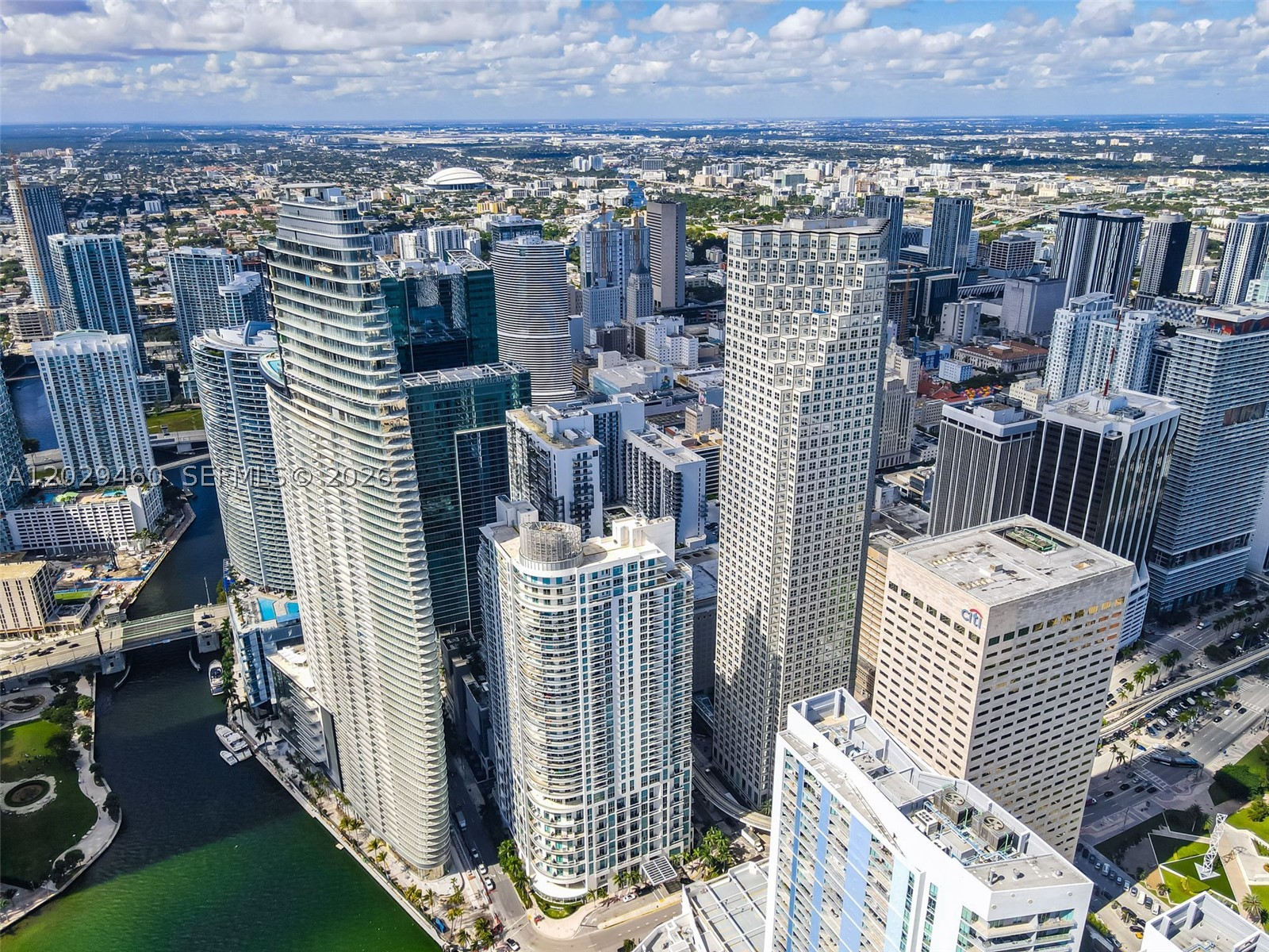 300 S Biscayne Blvd #T-3702, Miami FL 33131