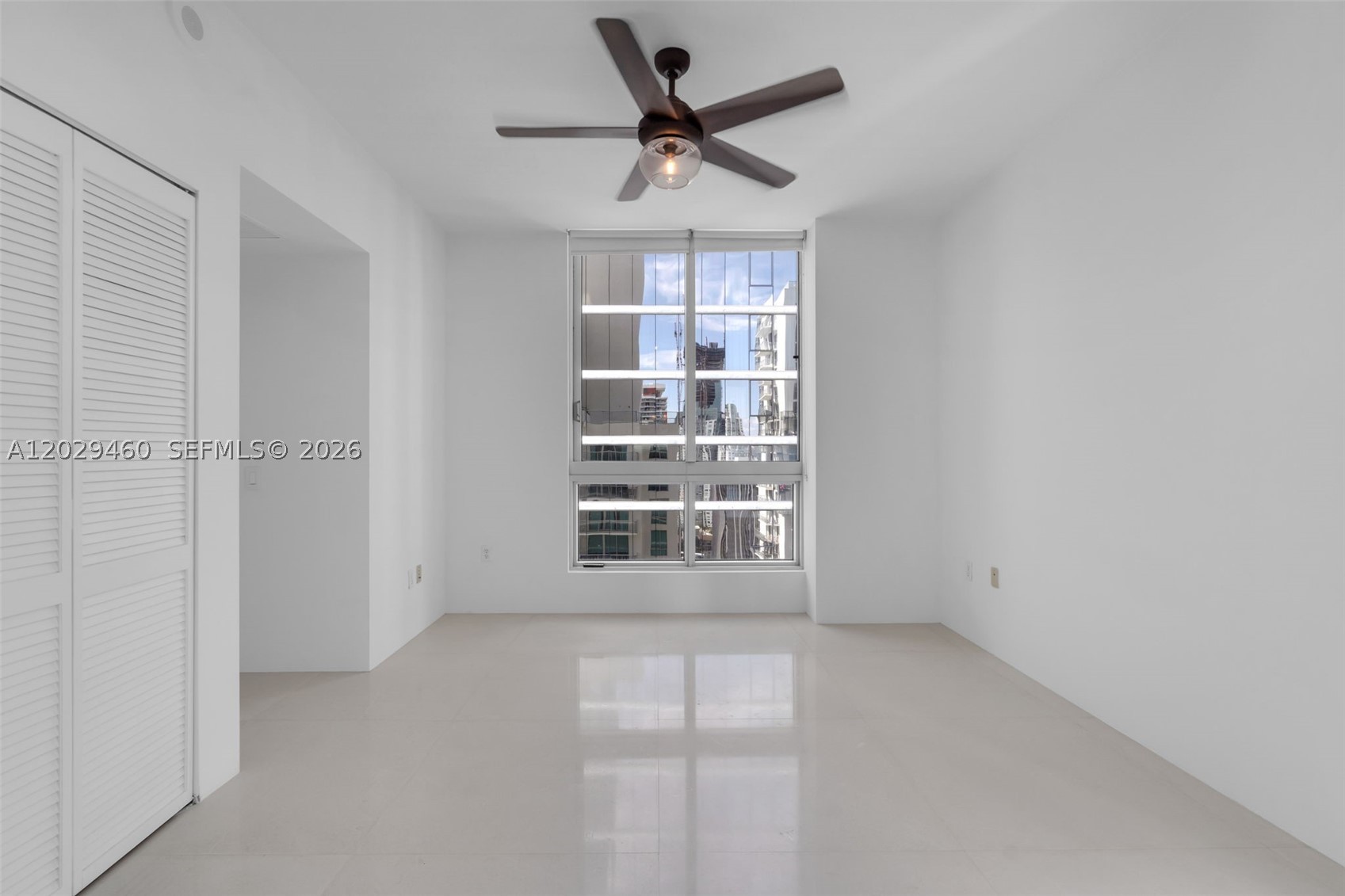 300 S Biscayne Blvd #T-3702, Miami FL 33131