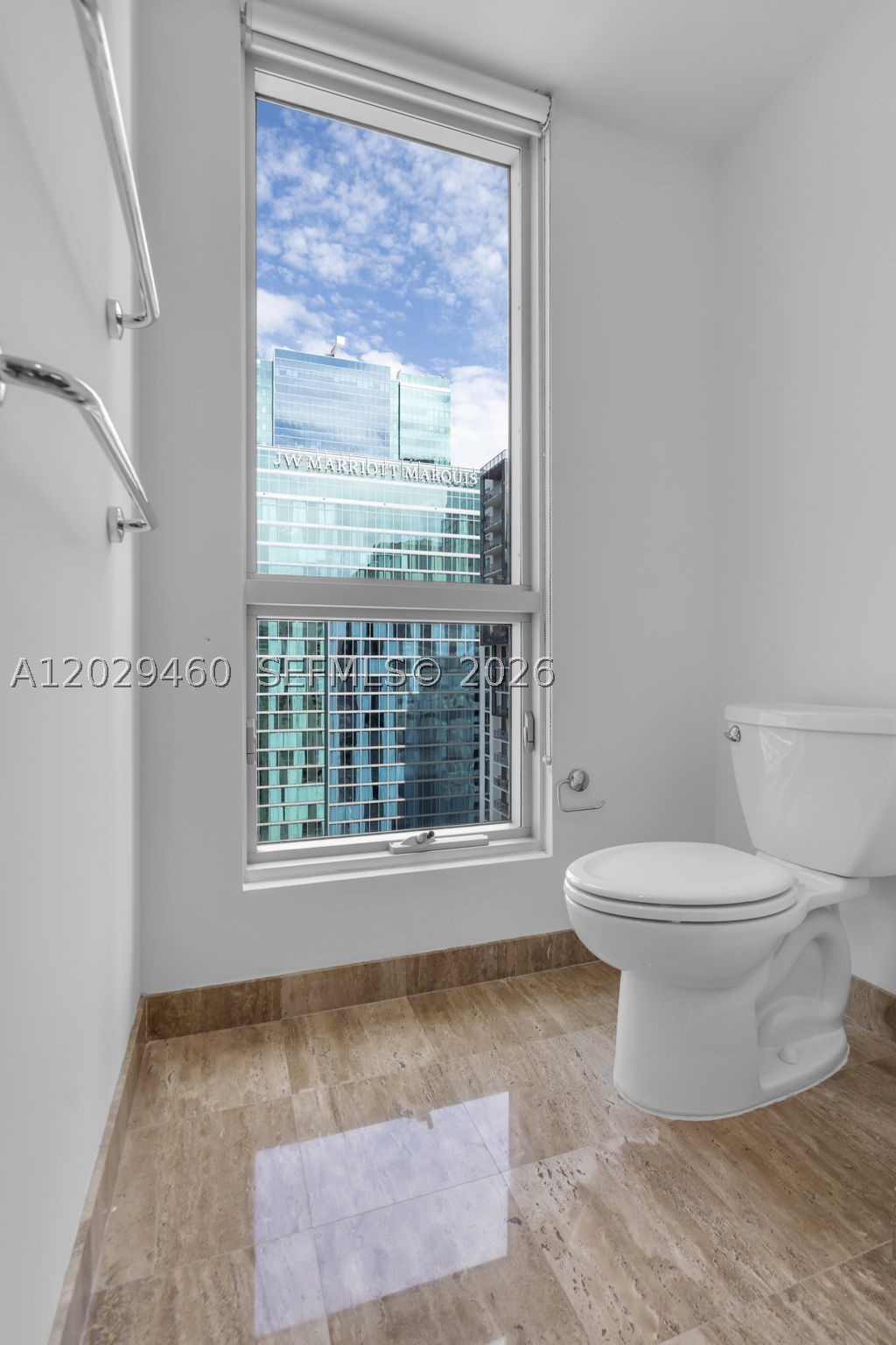 300 S Biscayne Blvd #T-3702, Miami FL 33131