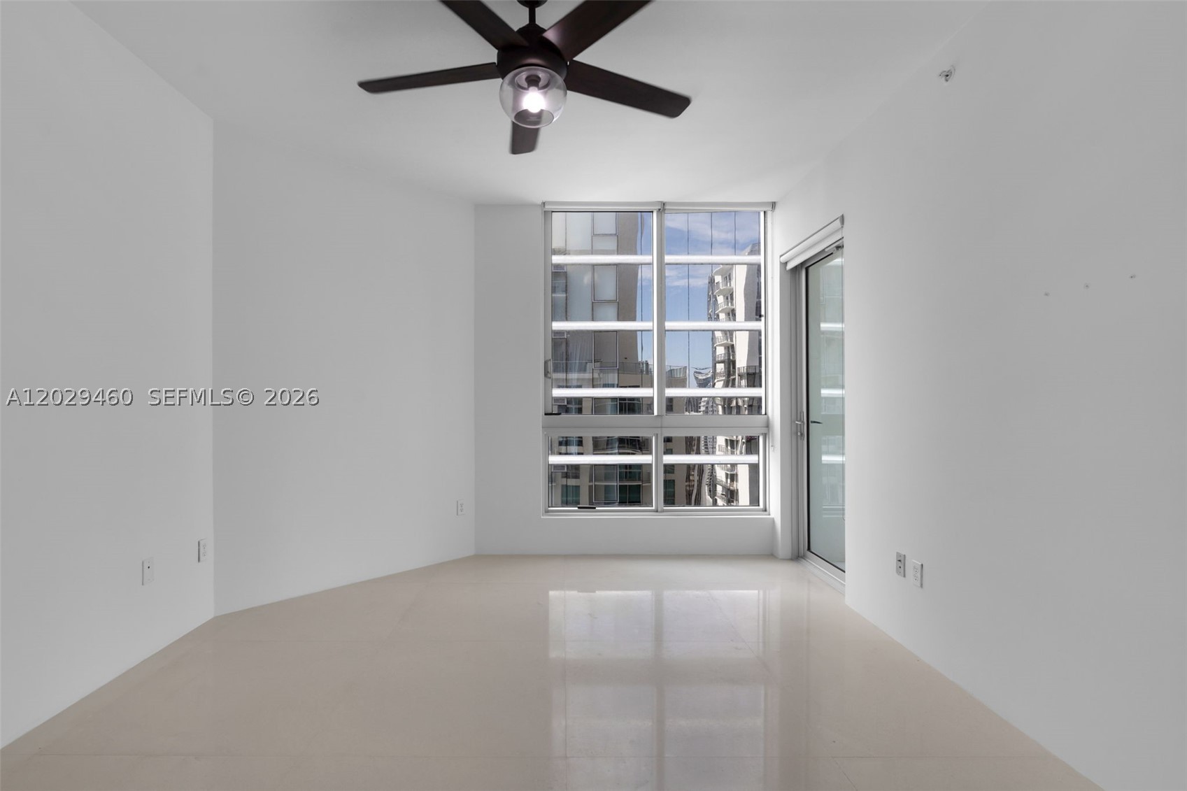300 S Biscayne Blvd #T-3702, Miami FL 33131