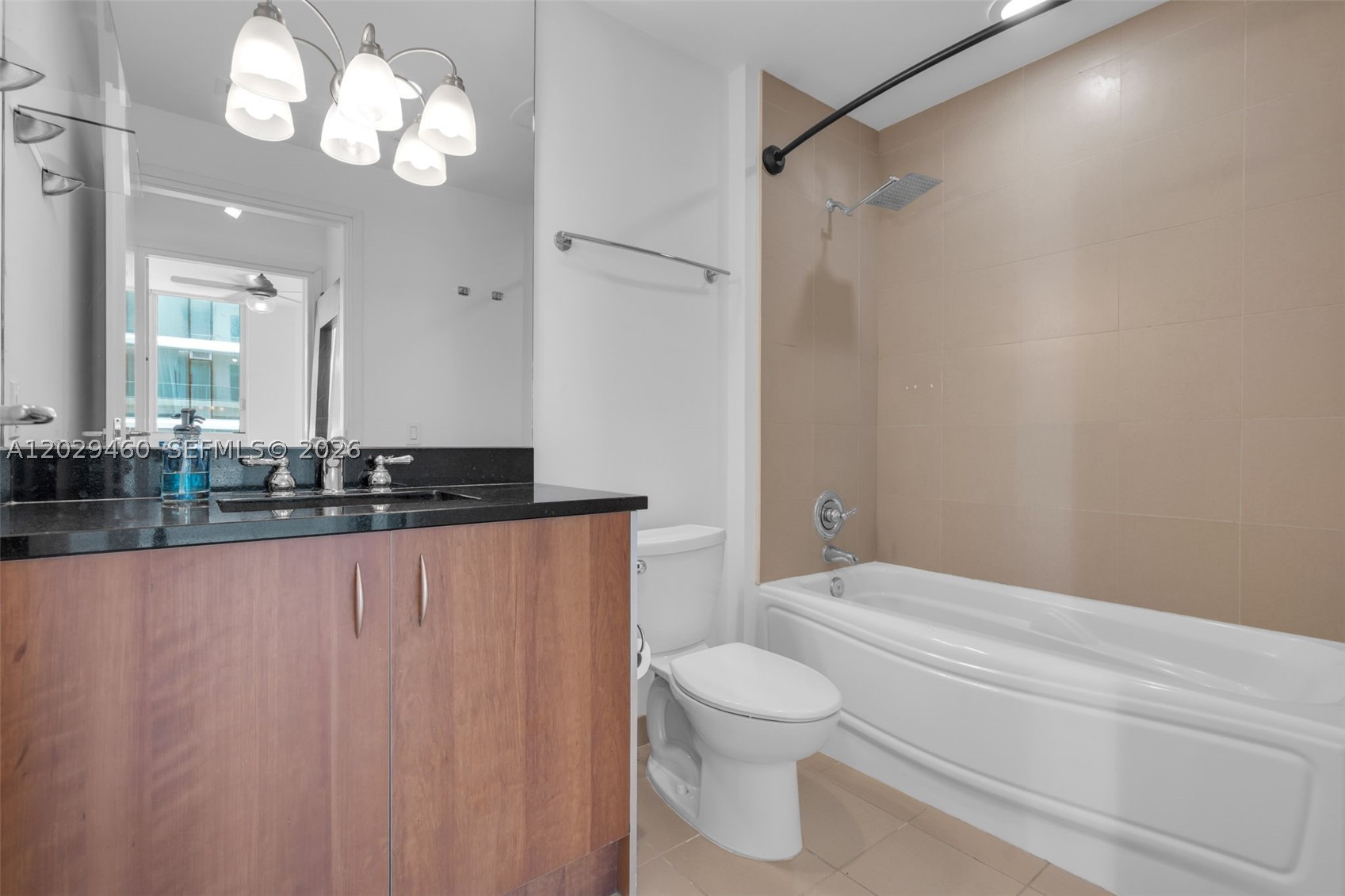 300 S Biscayne Blvd #T-3702, Miami FL 33131