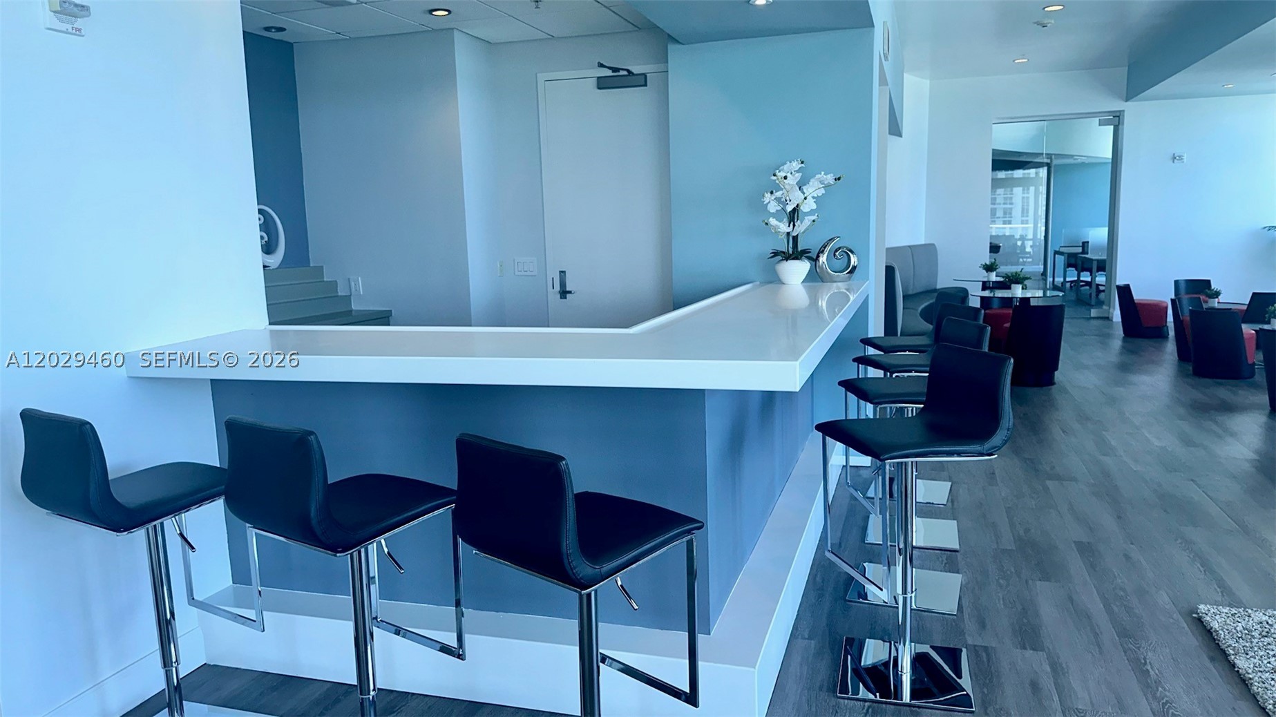 300 S Biscayne Blvd #T-3702, Miami FL 33131