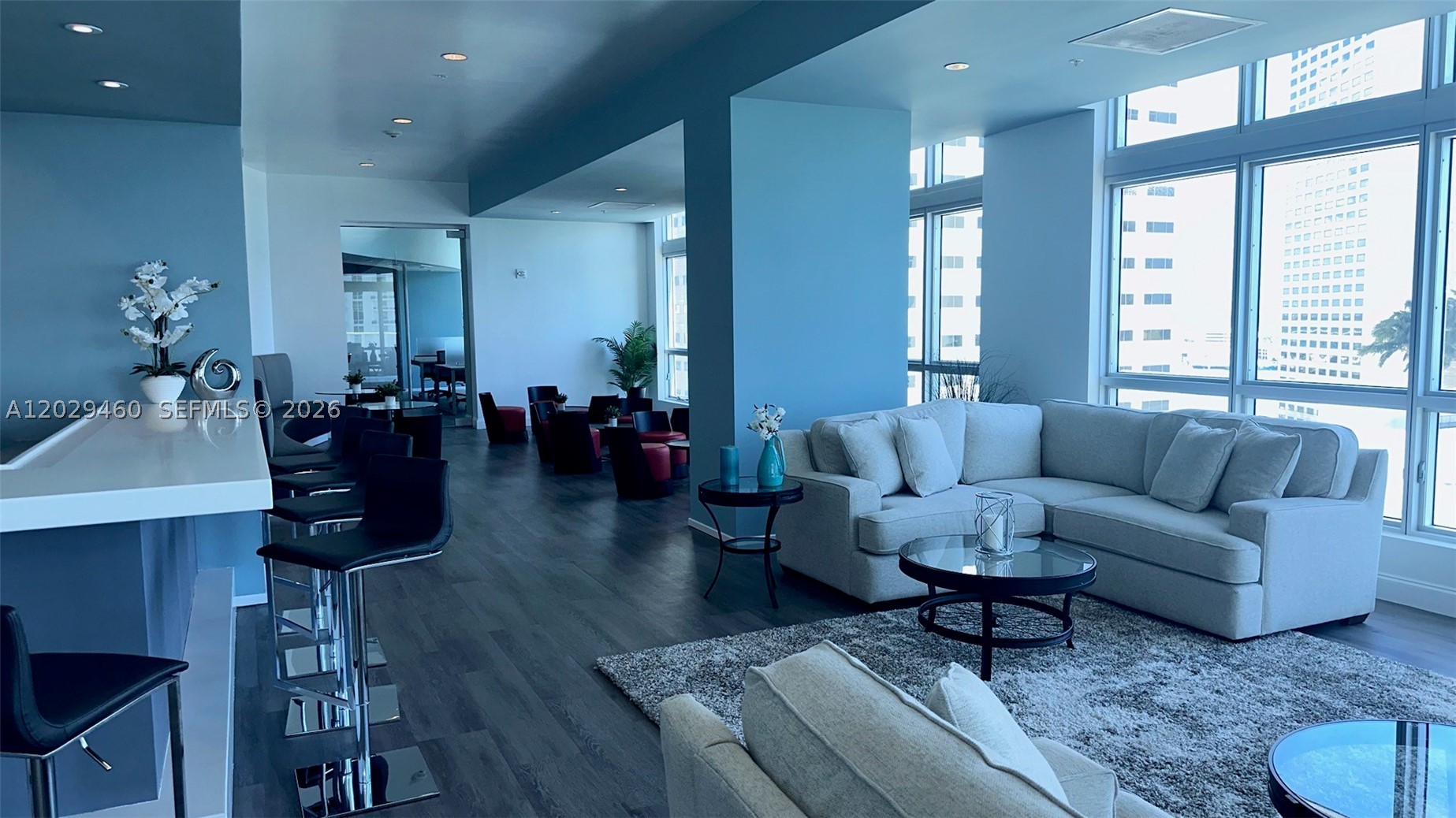 300 S Biscayne Blvd #T-3702, Miami FL 33131