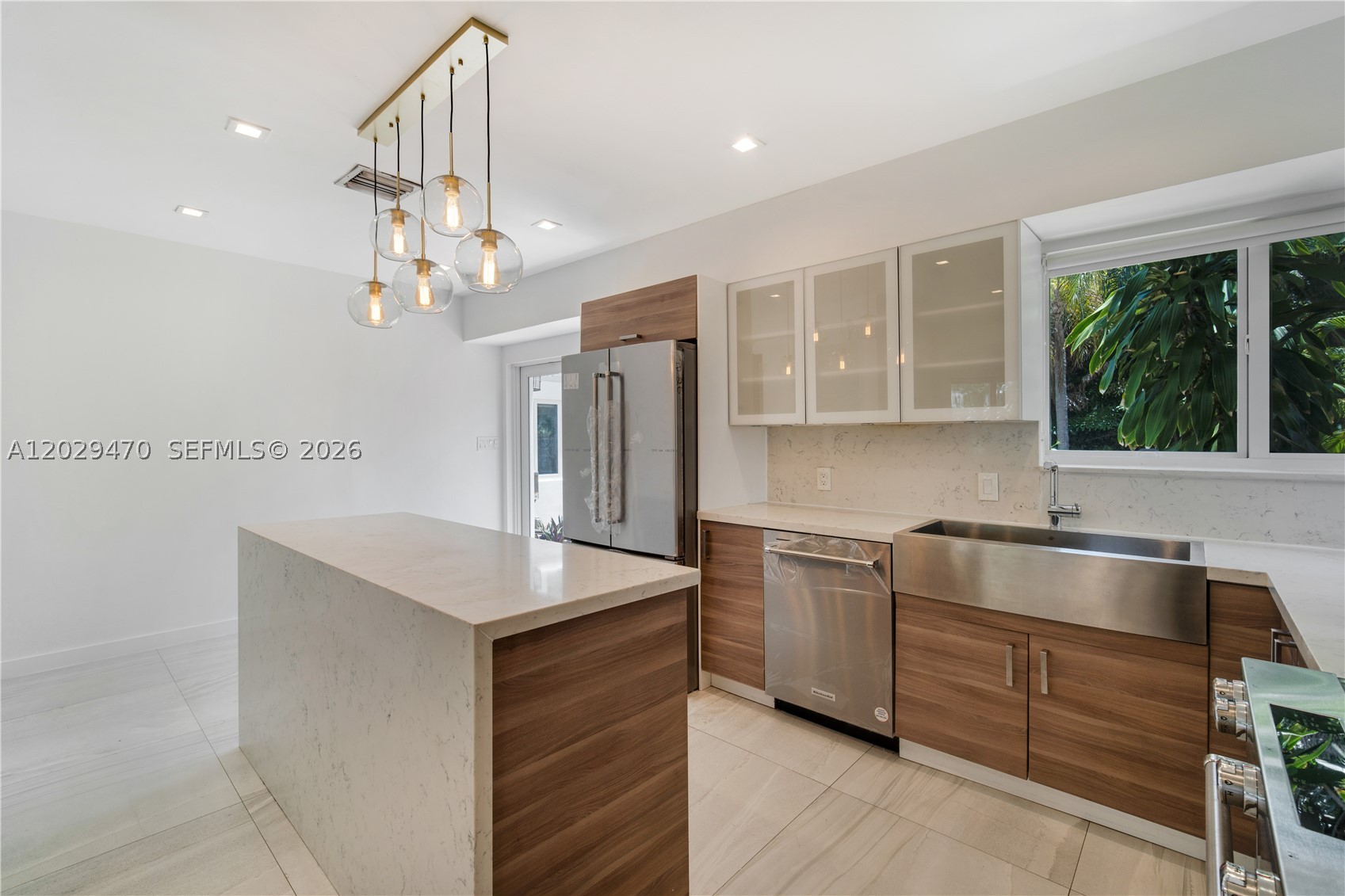 550 W 49th St #n/a, Miami Beach FL 33140