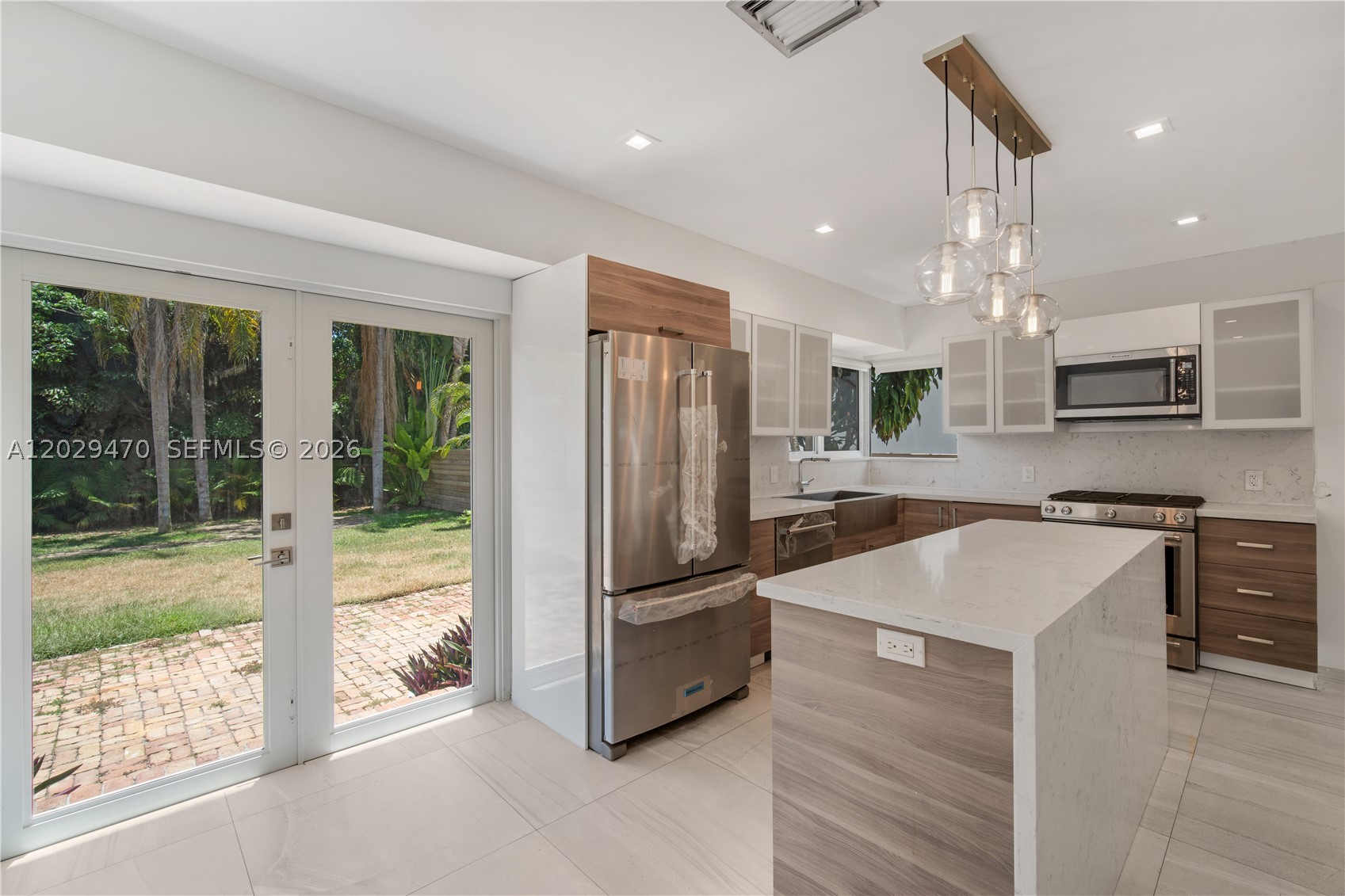 550 W 49th St #n/a, Miami Beach FL 33140