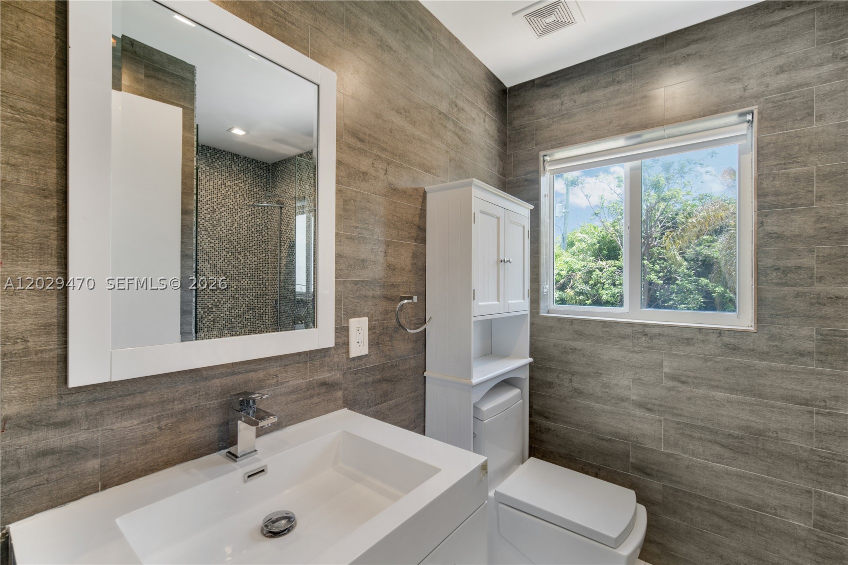 550 W 49th St #n/a, Miami Beach FL 33140