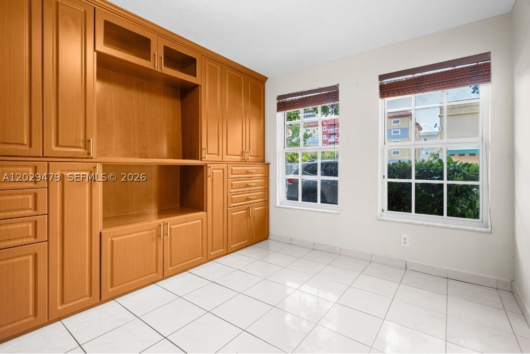 9 E 4th St #101, Hialeah FL 33010