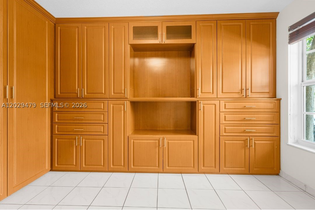 9 E 4th St #101, Hialeah FL 33010