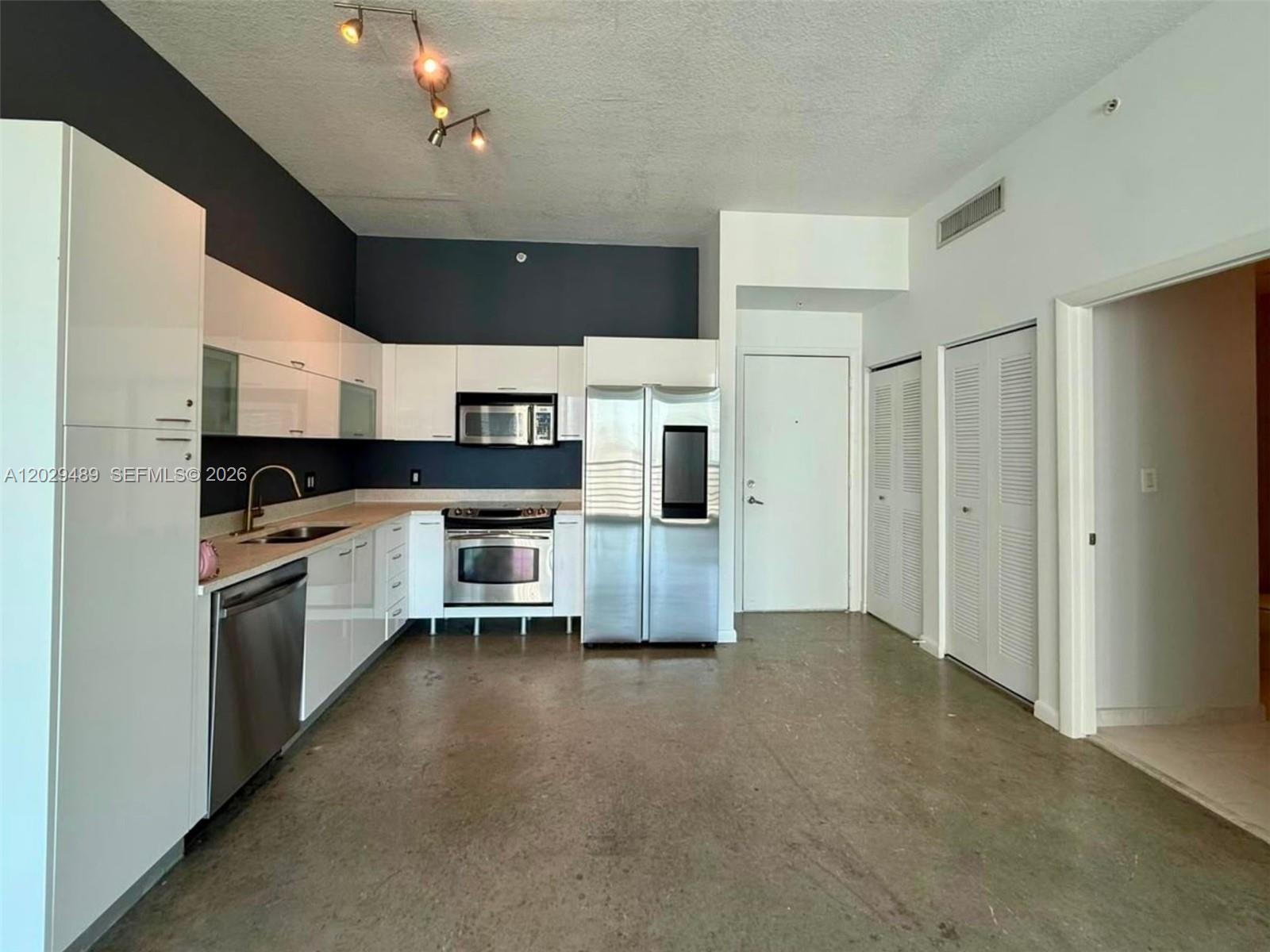 133 NE 2nd Ave #1905, Miami FL 33132