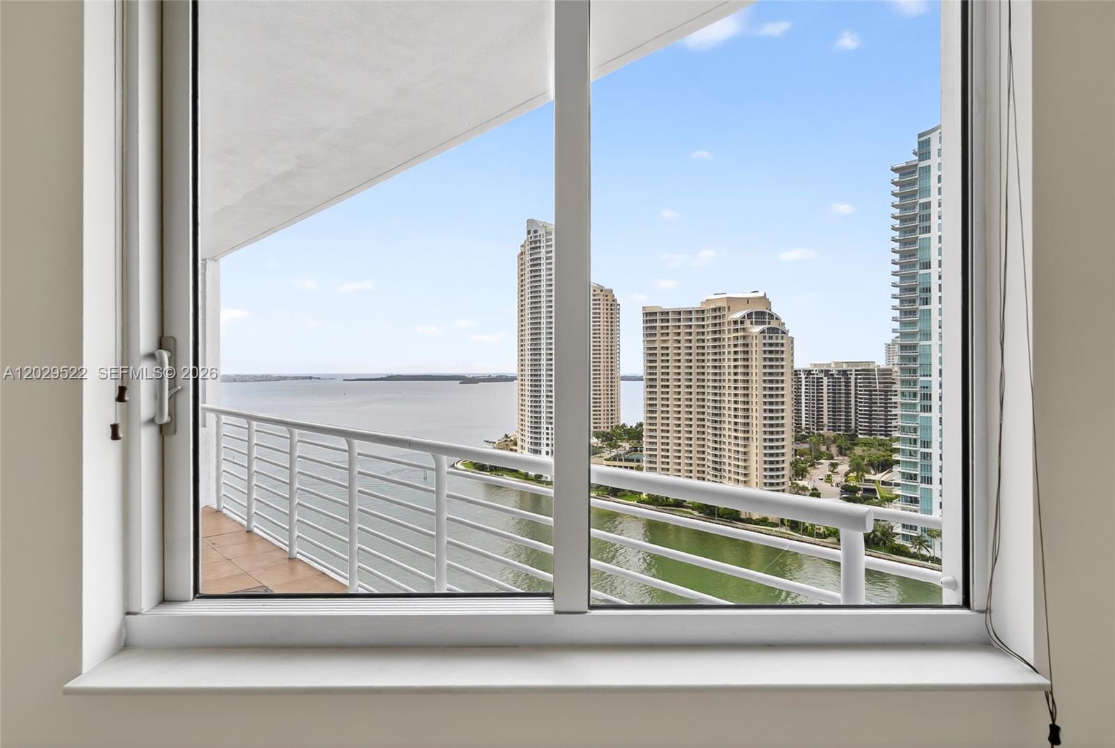325 S Biscayne Blvd #2219, Miami FL 33131