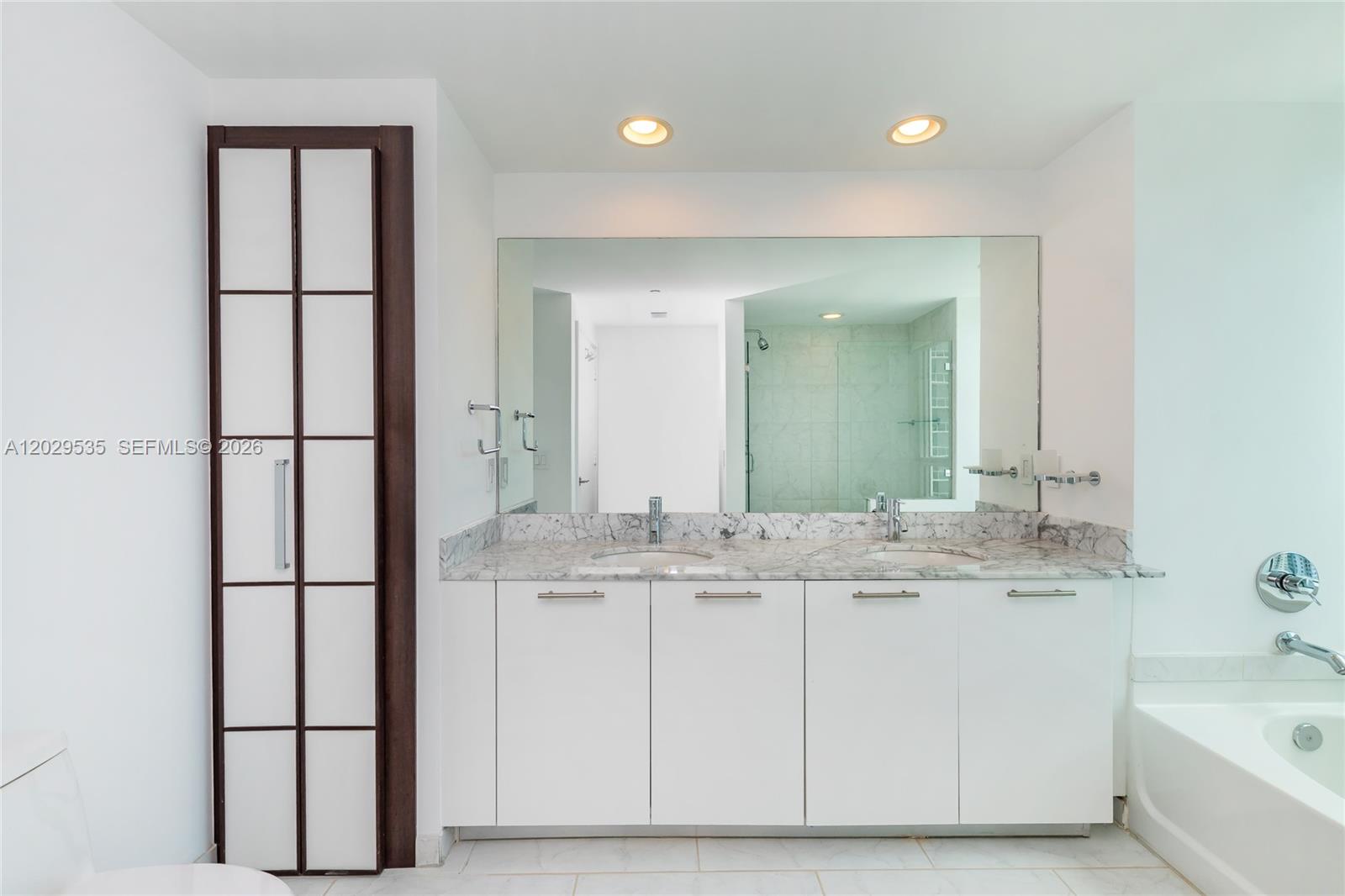 951 Brickell Ave #3210, Miami FL 33131