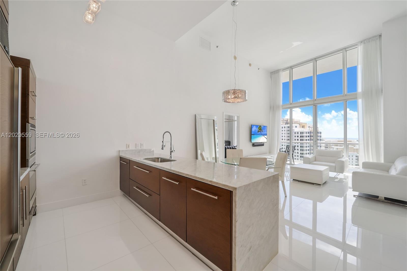 475 Brickell Ave #2807, Miami FL 33131