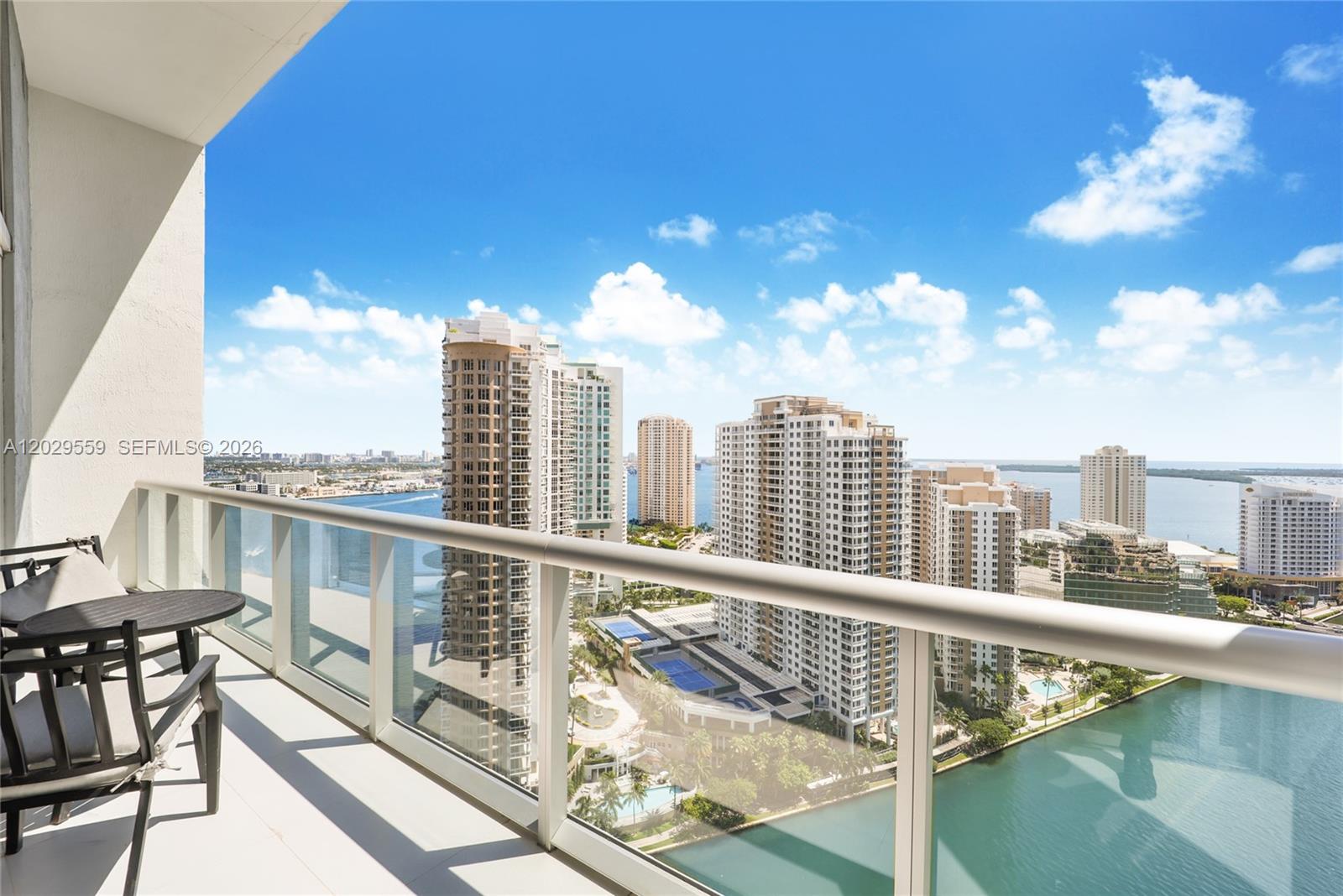 475 Brickell Ave #2807, Miami FL 33131