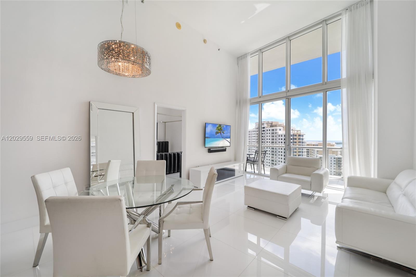 475 Brickell Ave #2807, Miami FL 33131
