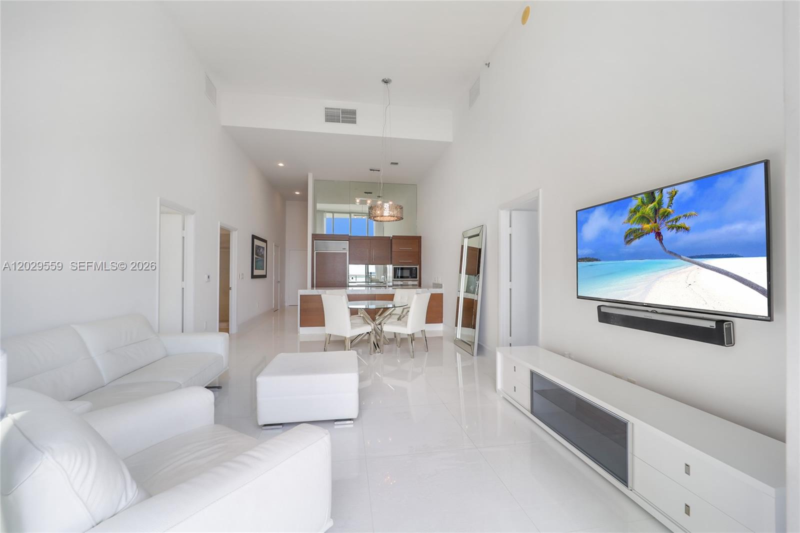 475 Brickell Ave #2807, Miami FL 33131