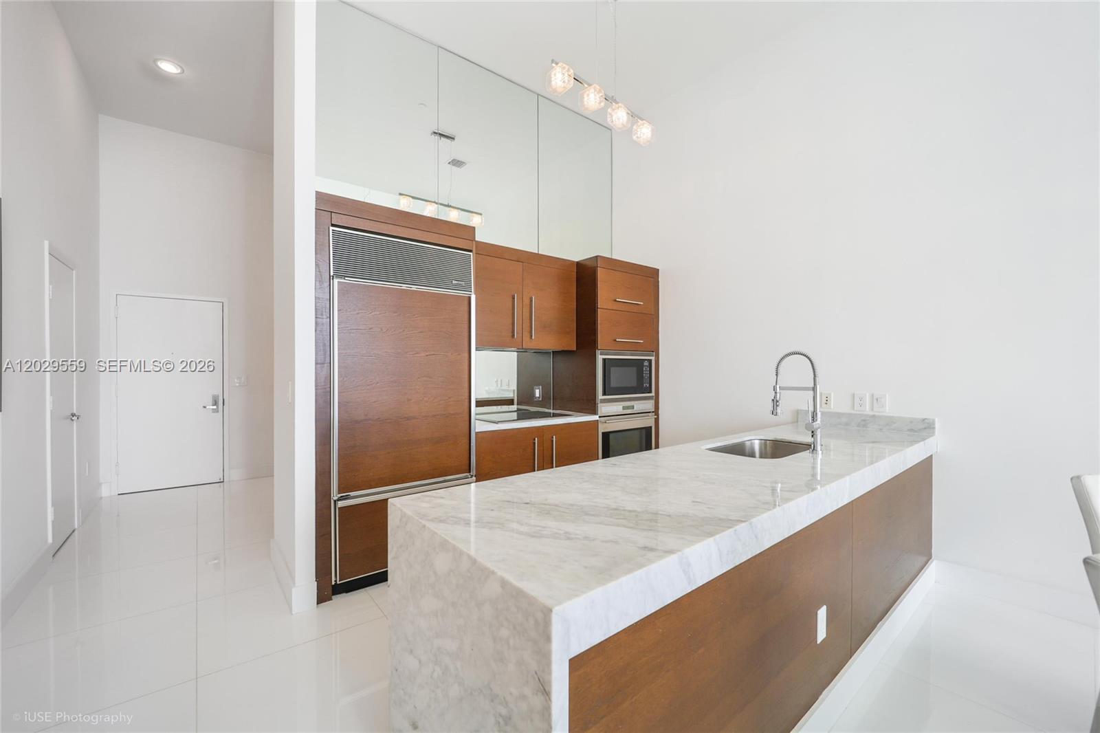 475 Brickell Ave #2807, Miami FL 33131