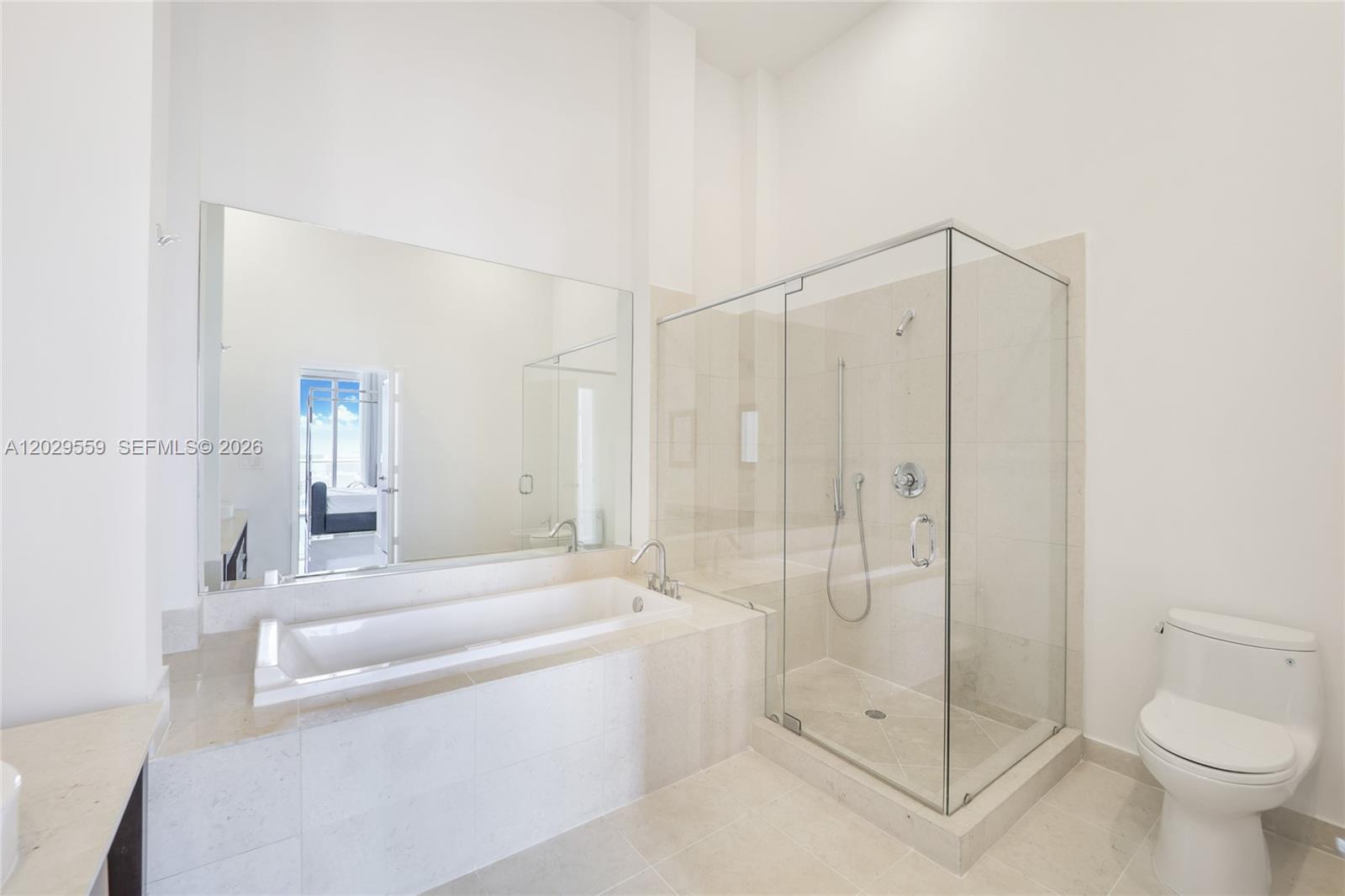 475 Brickell Ave #2807, Miami FL 33131