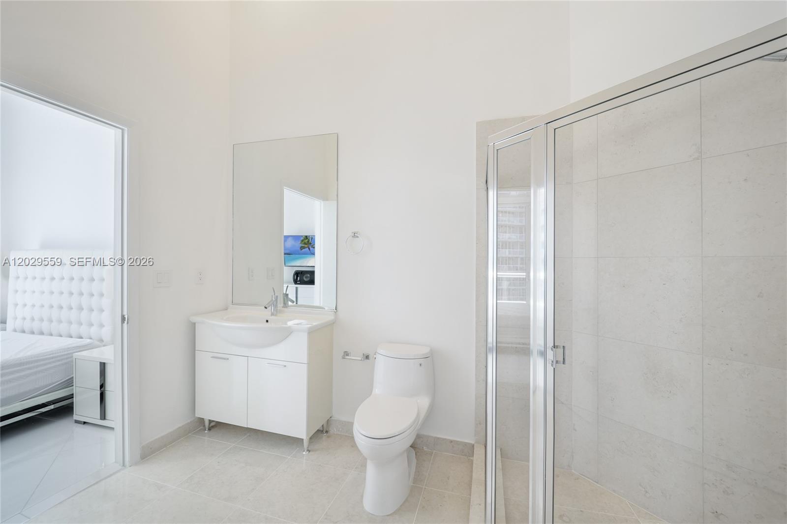 475 Brickell Ave #2807, Miami FL 33131