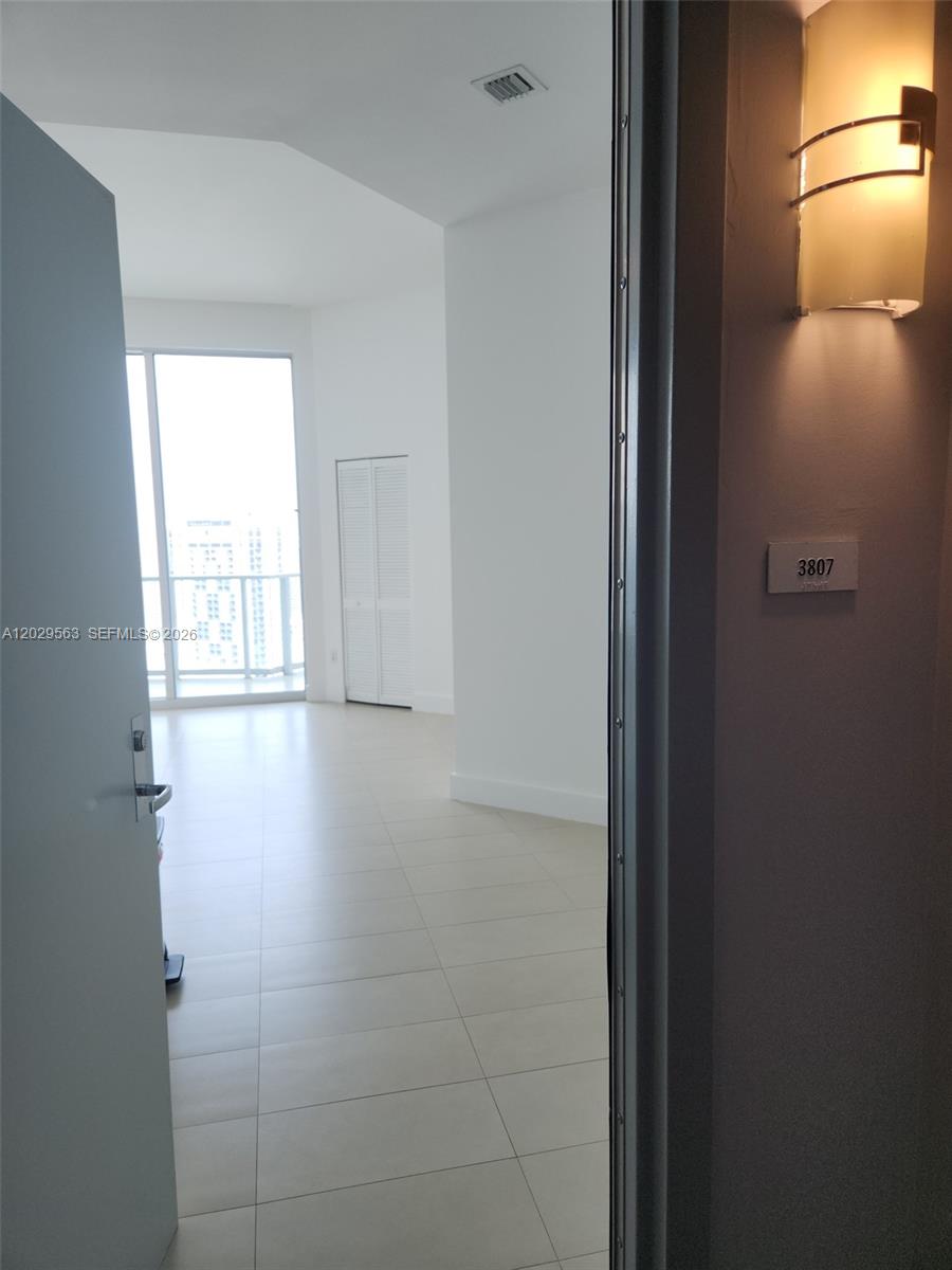 300 S Biscayne Blvd #PH-3807, Miami FL 33131