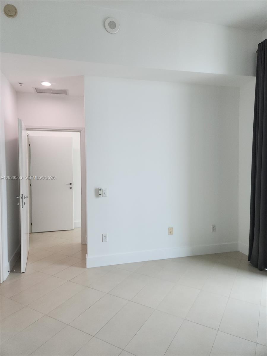 300 S Biscayne Blvd #PH-3807, Miami FL 33131