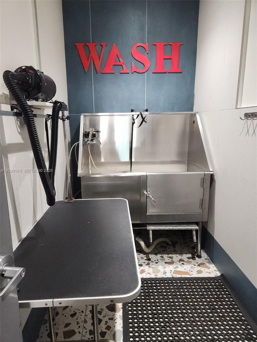 300 S Biscayne Blvd #PH-3807, Miami FL 33131