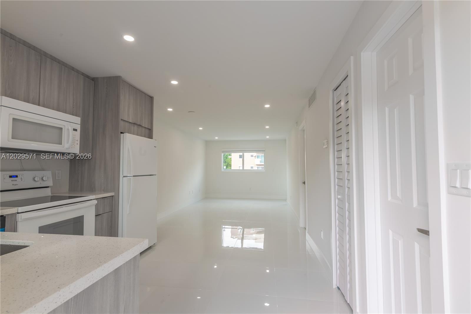 3755 NE 167th St #6, North Miami Beach FL 33160